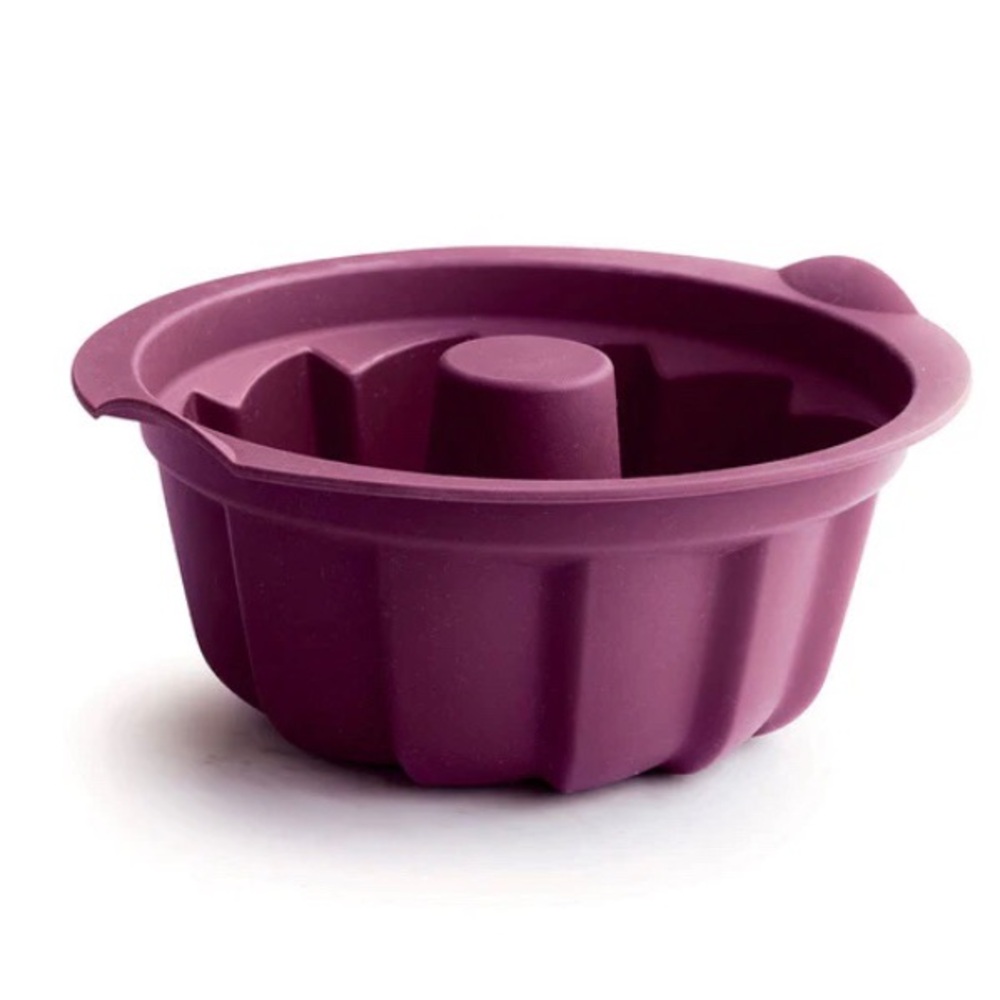 ⭐️Host Pick⭐️ Tupperware Deep Purple Silicone Bundt Form NIB